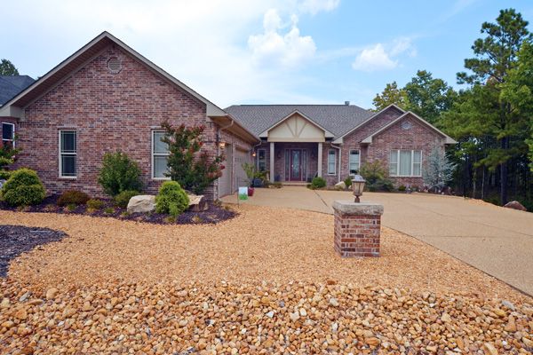 41 El Cano Dr, Hot Springs Village, AR 71909