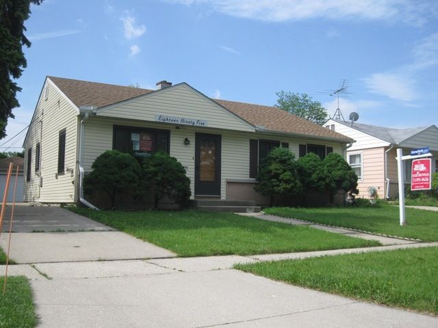 1895 Welwyn Ave, Des Plaines, IL 60018