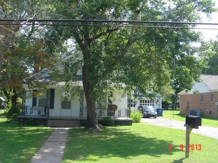 170 Augusta, Paducah, KY 42003