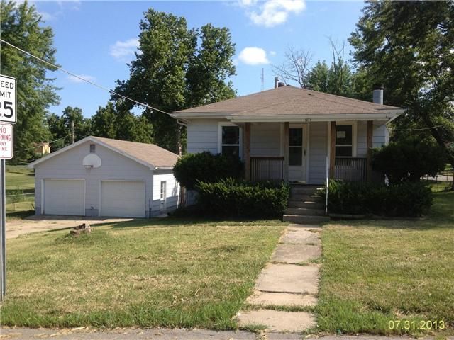 1101 NE 70th Ter, Kansas City, MO 64118
