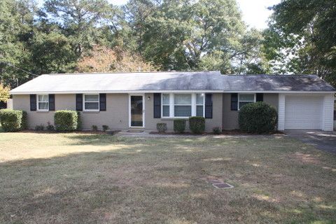 516 Woodvale Rd, Prattville, AL 36067