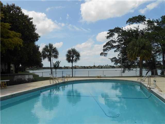 416 LAKESIDE DR # 128, Pompano Beach, FL 33063