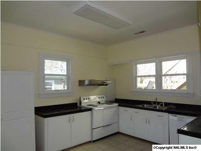 613 East Pryor Street, Athens, AL 35611