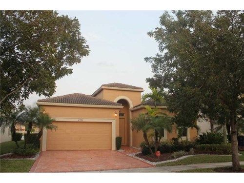 4951 SW 163 AV, Hollywood, FL 33027