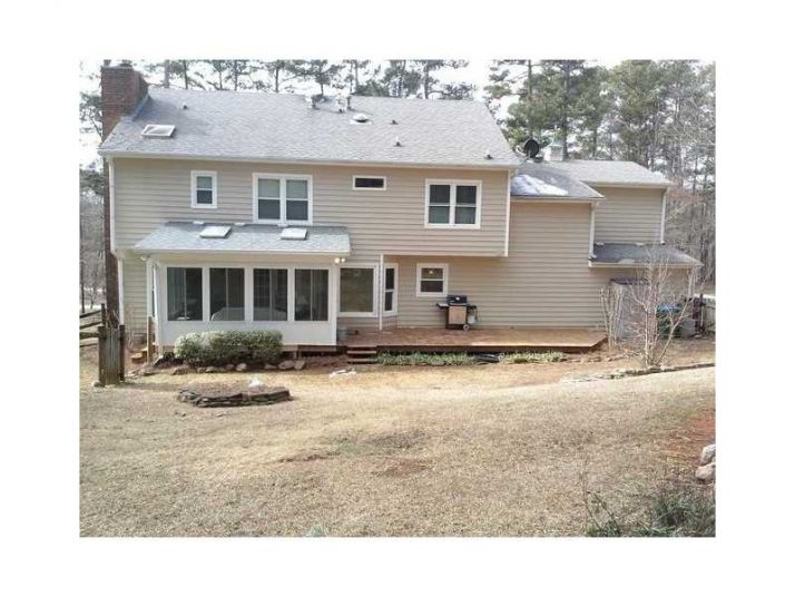 1688 Red Fox Run Sw, Lilburn, GA 30047