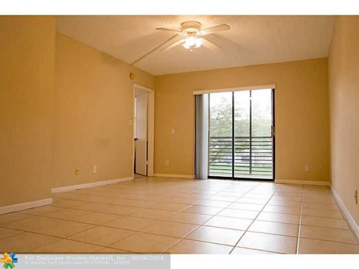 10332 Sunrise Lakes Blvd # 205, Fort Lauderdale, FL 33322