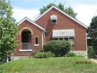 4052 Cora Ave, Saint Louis, MO 63115