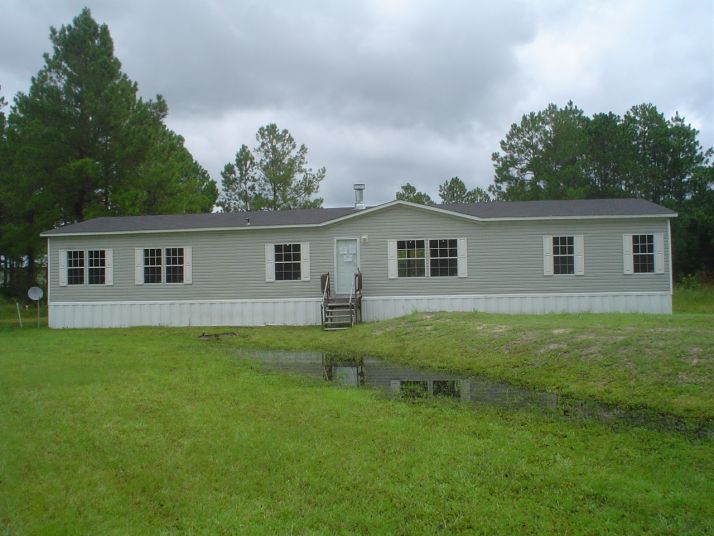 89 Kings Bay Rd, Waynesville, GA 31566