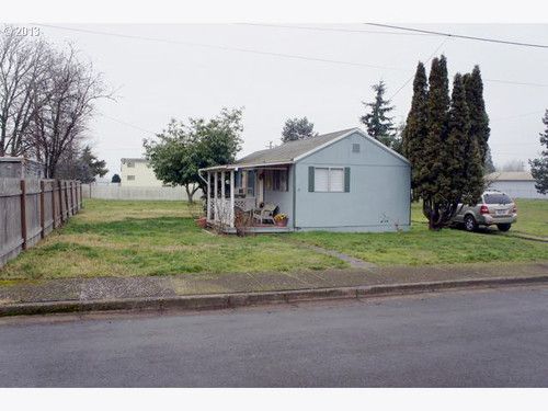 427 E 2nd ST, Junction City, OR 97448