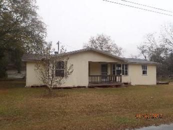 602 Reynolds St, Broxton, GA 31519