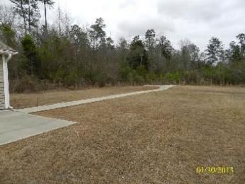 722 N Wright St, Burgaw, NC 28425