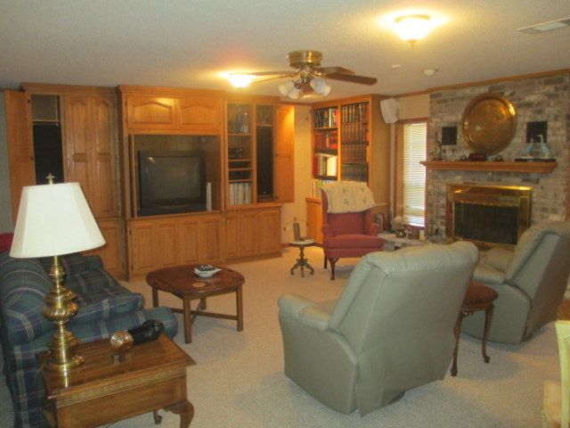 2215 W. Oak, El Dorado, AR 71730
