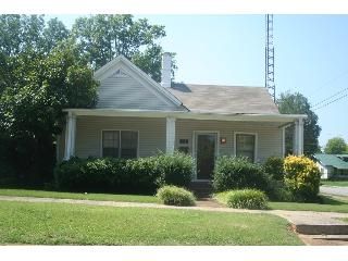 309 2nd St W., Tuscumbia, AL 35674