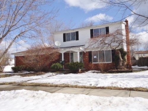 7708 Sussex Dr, Canton, MI 48187