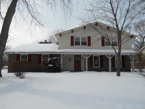 W222n2817 Foxwood Ln, Waukesha, WI 53186