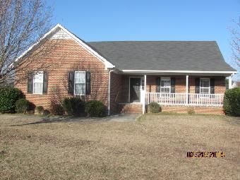 392 Louisiana Dr, Raeford, NC 28376