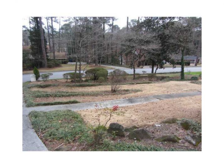 905 Niskey Lake Circle, Atlanta, GA 30331