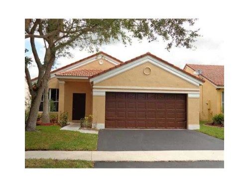 927 FALLING WATER RD, Fort Lauderdale, FL 33326