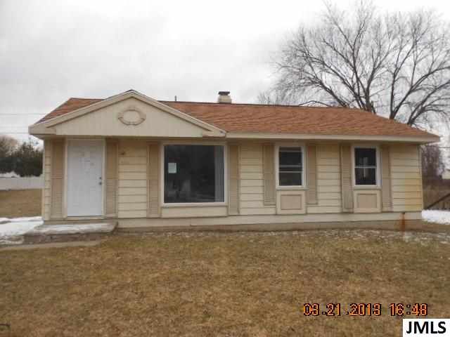 820 Athena Dr, Albion, MI 49224