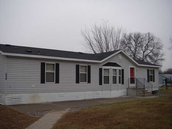 224 Beach Dr, Rockford, MN 55373