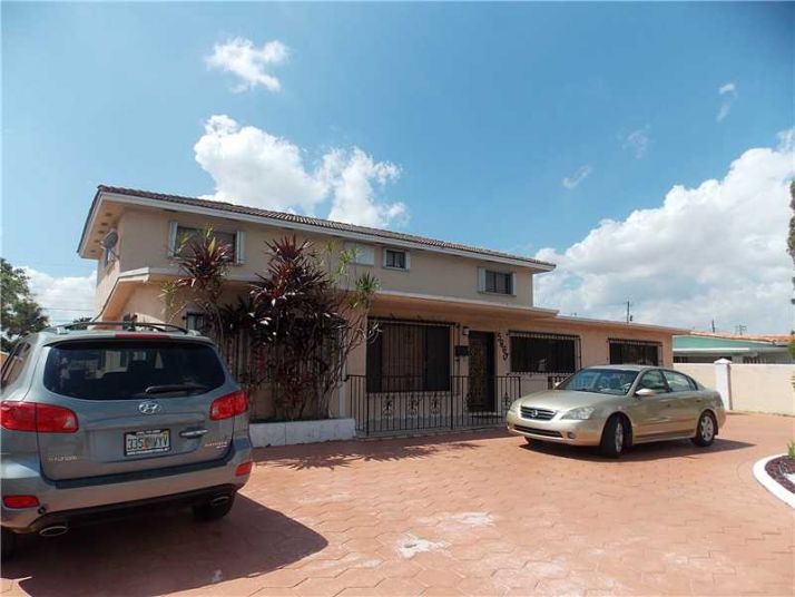 5860 W 12 AV, Hialeah, FL 33012
