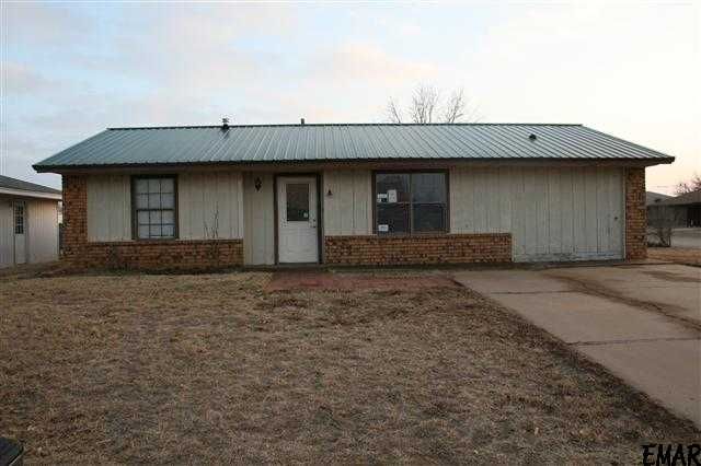 531 Jacob Dr, Lahoma, OK 73754
