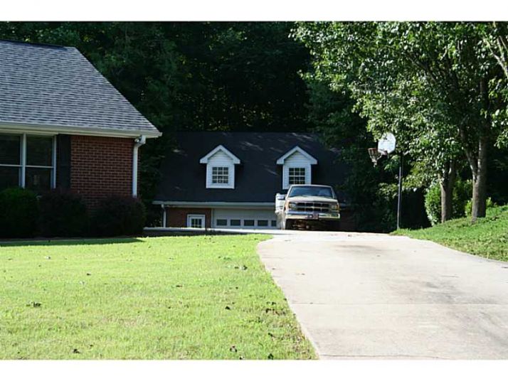 6605 Windvane Point, Clermont, GA 30527