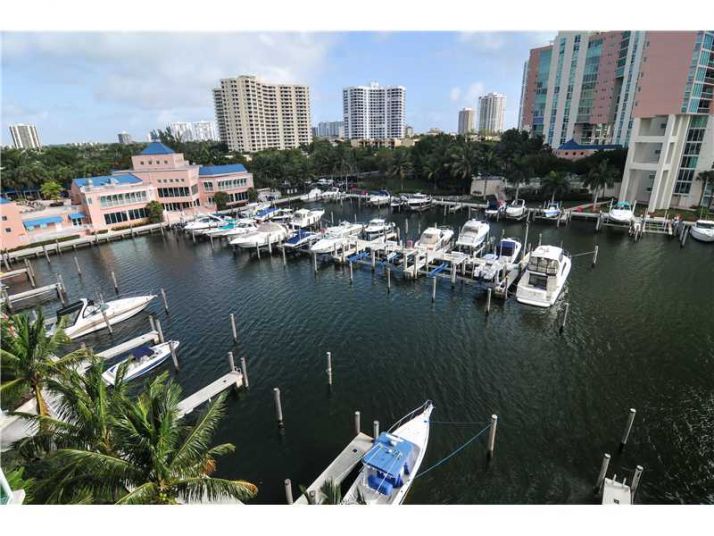 3330 NE 190 ST # 612, Miami, FL 33180
