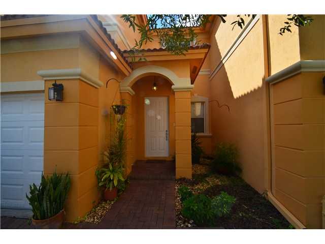 10910 NW 79 ST, Miami, FL 33178