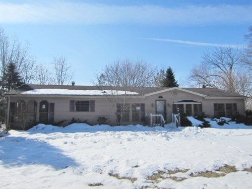 46365 Bemis Rd, Belleville, MI 48111