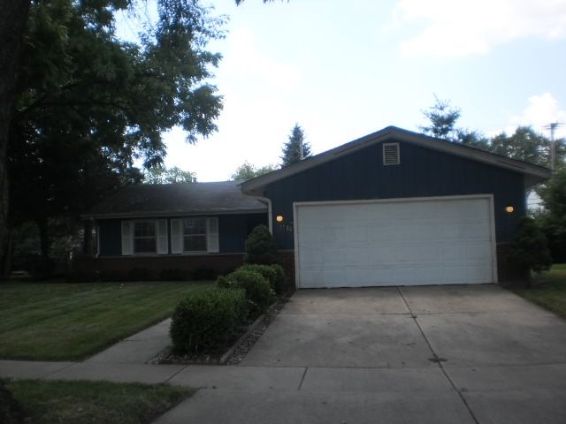 1122 Indian Dr, Elgin, IL 60120