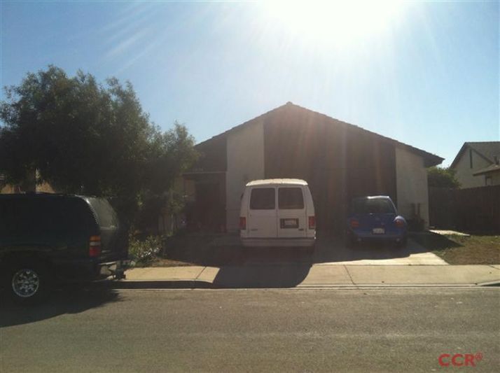 1024 Robert, Santa Maria, CA 93458