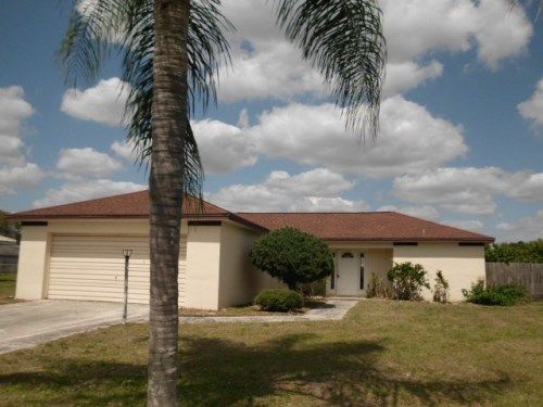 233 Oakside St, Lehigh Acres, FL 33936