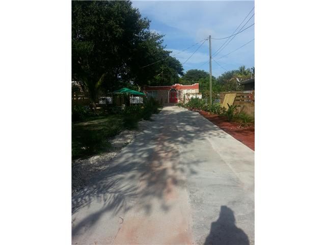 9407 NW 4 AV, Miami, FL 33150