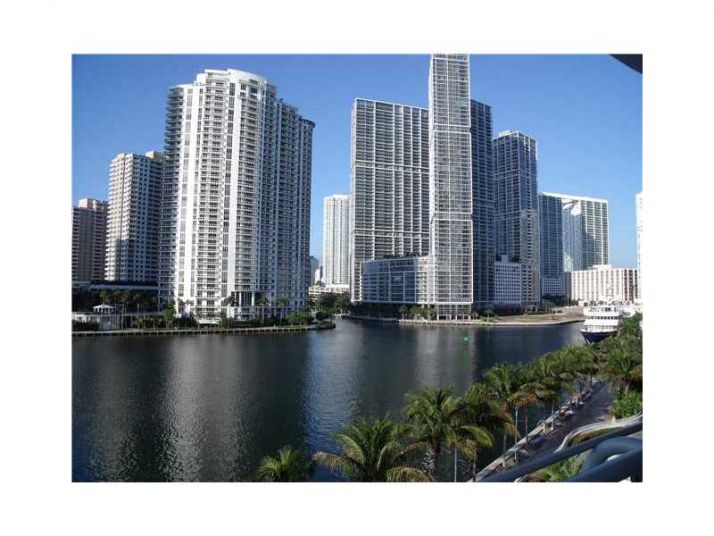335 S BISCAYNE BL # 305, Miami, FL 33131
