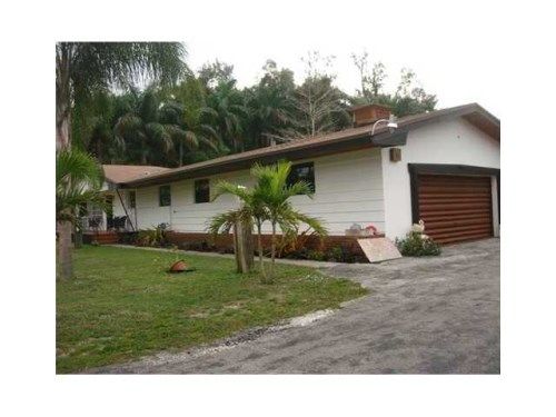 40 NE 158 ST, Miami, FL 33162