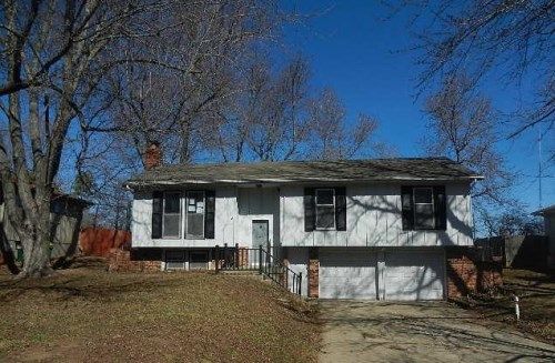 11212 W 51st Ter, Shawnee, KS 66203