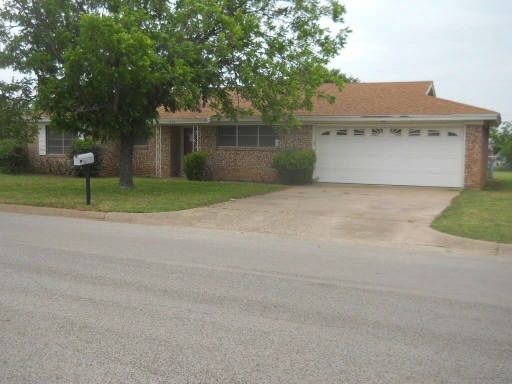 1218 W Bishop St, Weatherford, TX 76086