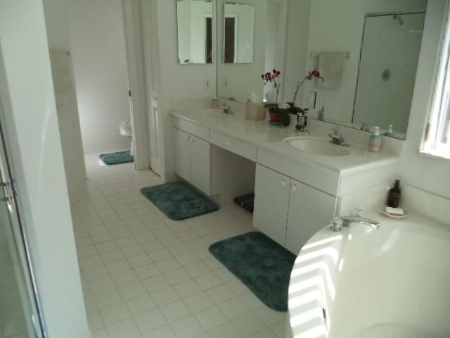 2575 JARDIN DR, Fort Lauderdale, FL 33327