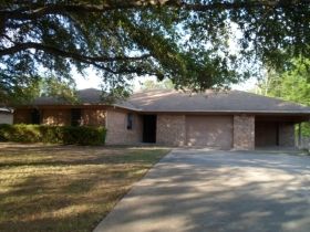148 Poinsetta Cir, Terrell, TX 75160