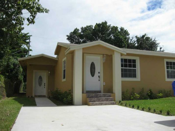 89 NW 40 CT, Miami, FL 33126