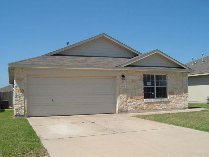 18421 Crestwind Cv, Elgin, TX 78621