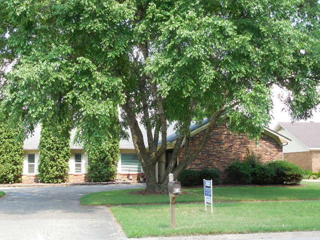 811 CLEMENT, West Memphis, AR 72301