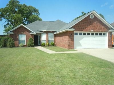 5033 Pine Crest Circle, Texarkana, AR 71854