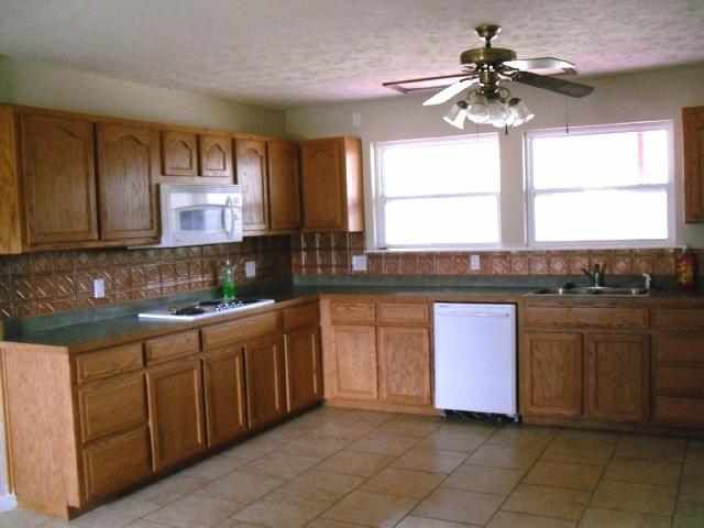 2994 Riverview Drive, Norfork, AR 72658