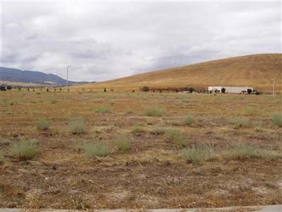 Challenger Dr lot 2, Tehachapi, CA 93561