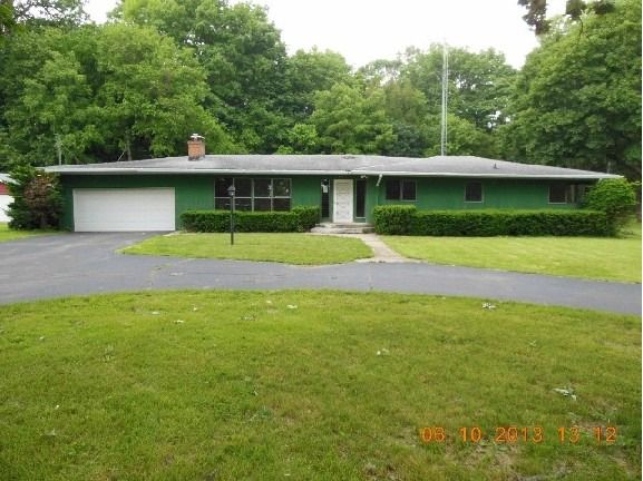 335 Old Mill Rd, Plano, IL 60545