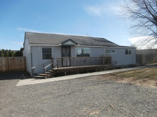 913 S 80th Avenue, Yakima, WA 98908