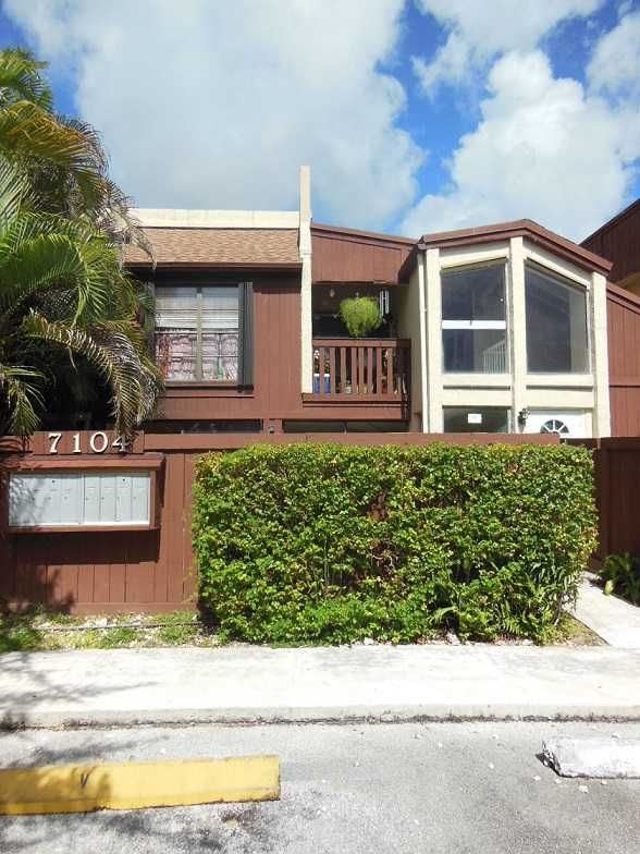 7104 Sw 114 Place E, Miami, FL 33173