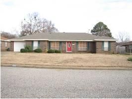 103 Rosewood Dr, Prattville, AL 36066